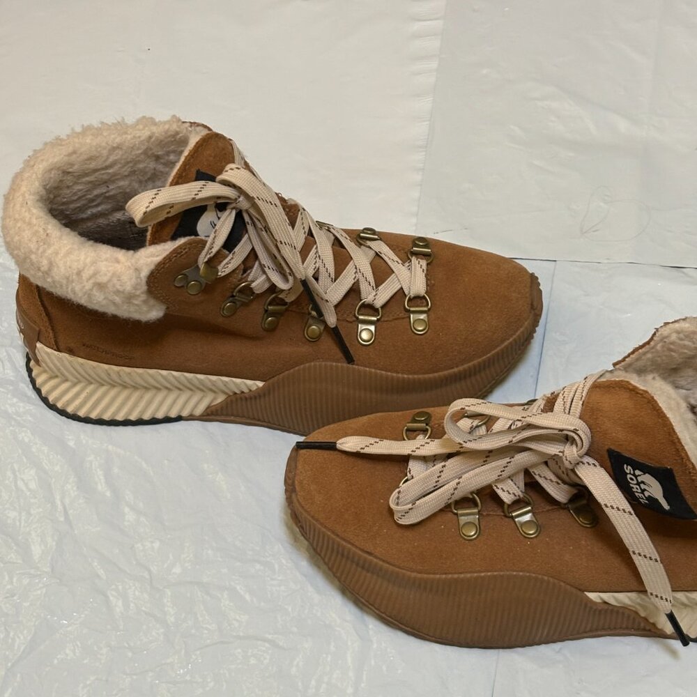 Sorel  Woman Sz 7.5  Cozy   Tawny Buff Suede Wedge Ankle Boots Shoes Camel $159 - Picture 2 of 7